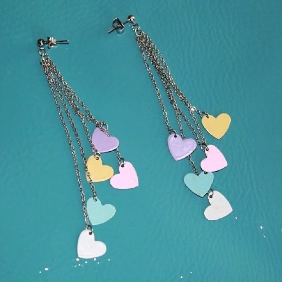 Topshop Jewelry - Beautiful Pair of Chain & Heart Charms Earrings 💕